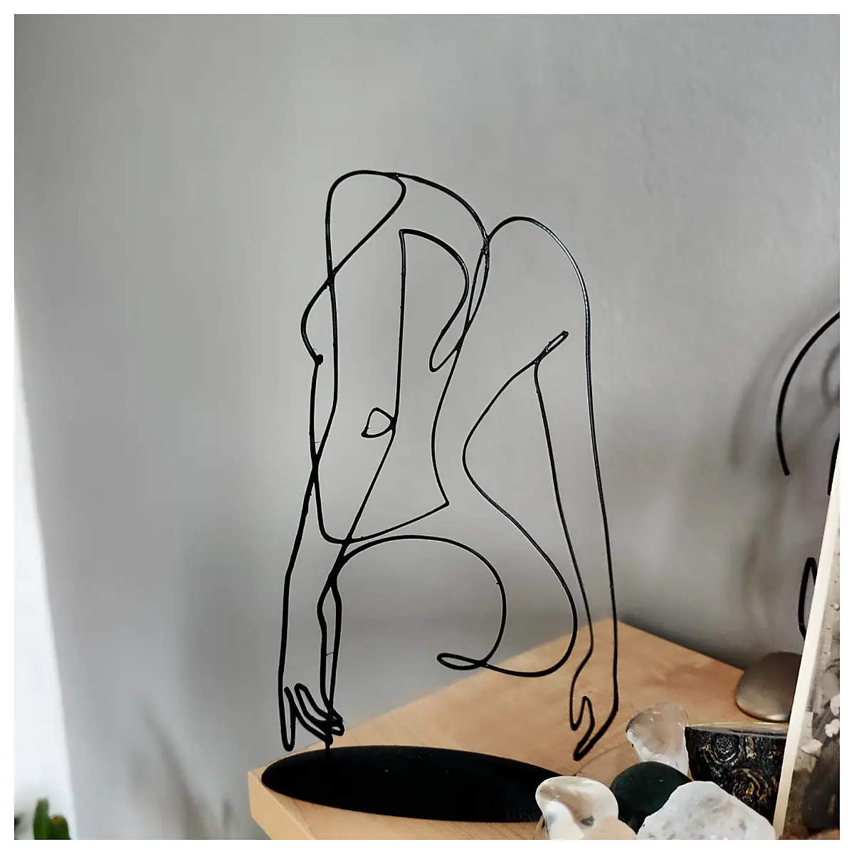 Single Stroke Statue Art Figurine Decorative Piece Home Decor Office Accent Living Room Sculpture Desktop Display