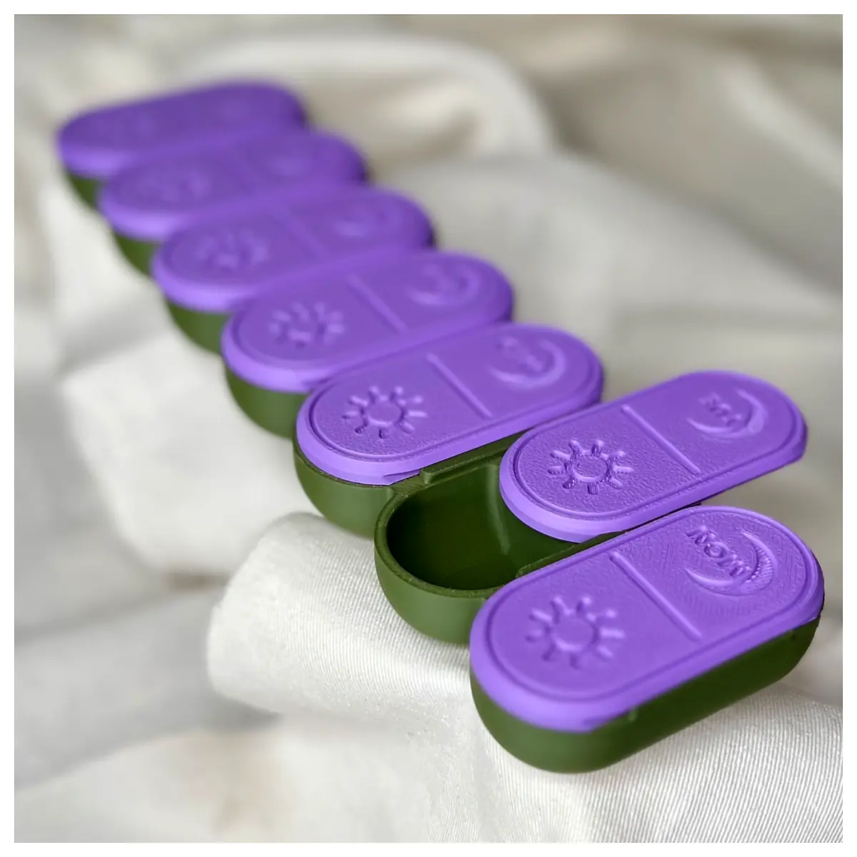 7 Day Pill Box Organizer Morning Night Universal Medication Dispenser Daily Pill Splitter