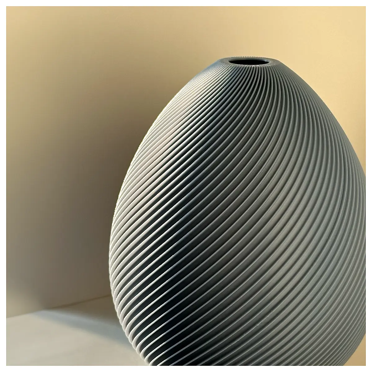 Spiral EASTEREGG Vase Decorative Accent Home Decor Art Piece Easy Clean Modern Design