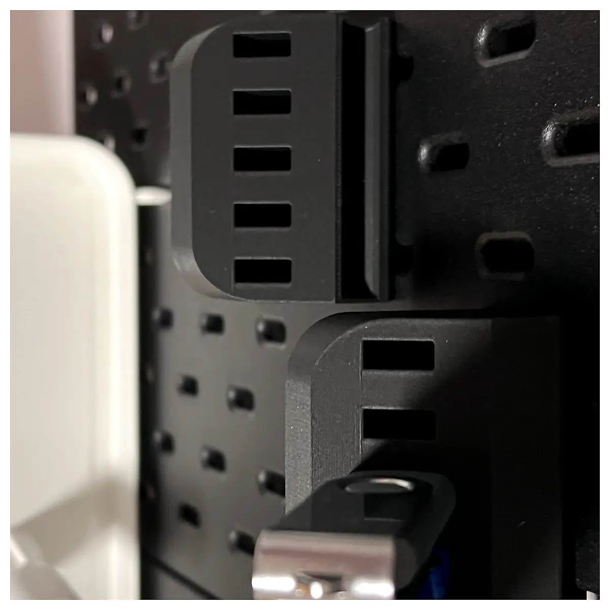 USB Holder Desk Organizer Phone Stand Cable Management USB Holder Accessories Phone Stand Mount