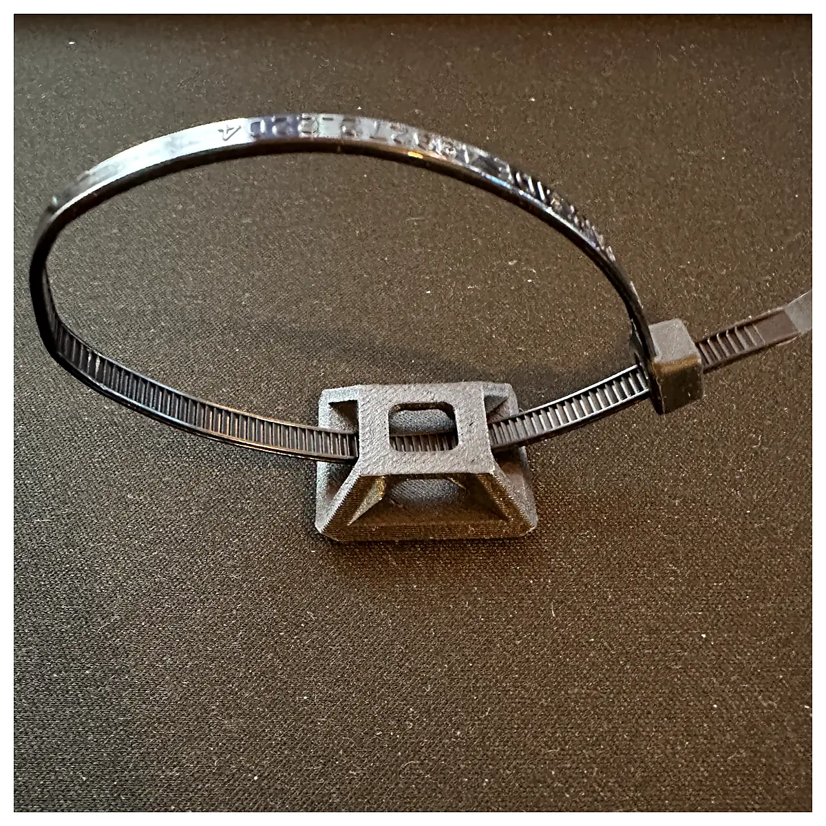 Universal Zip Tie Mount Holder Installation Fasteners Parts Bracket Repair Maintenance
