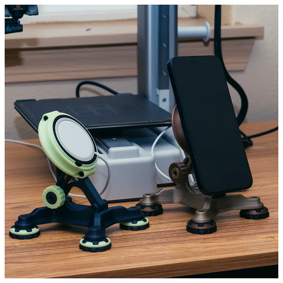 Industrial MagSafe Stand iPhone Charger Holder Phone Stand Mobile Accessory Repair Parts Phone Fix