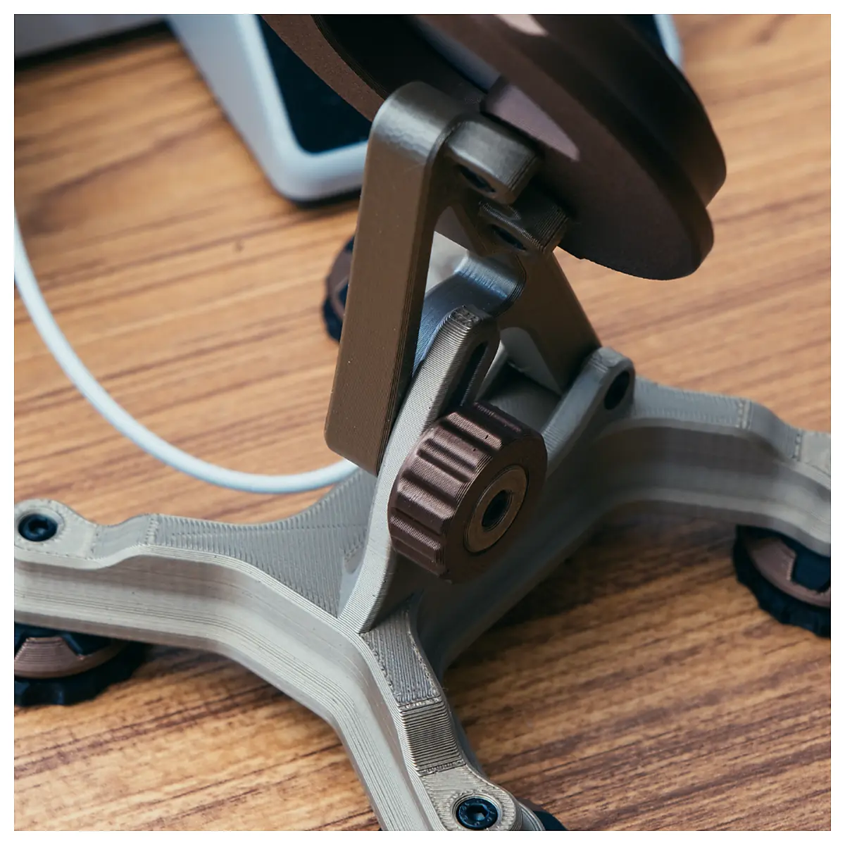 Industrial MagSafe Stand iPhone Charger Holder Phone Stand Mobile Accessory Repair Parts Phone Fix