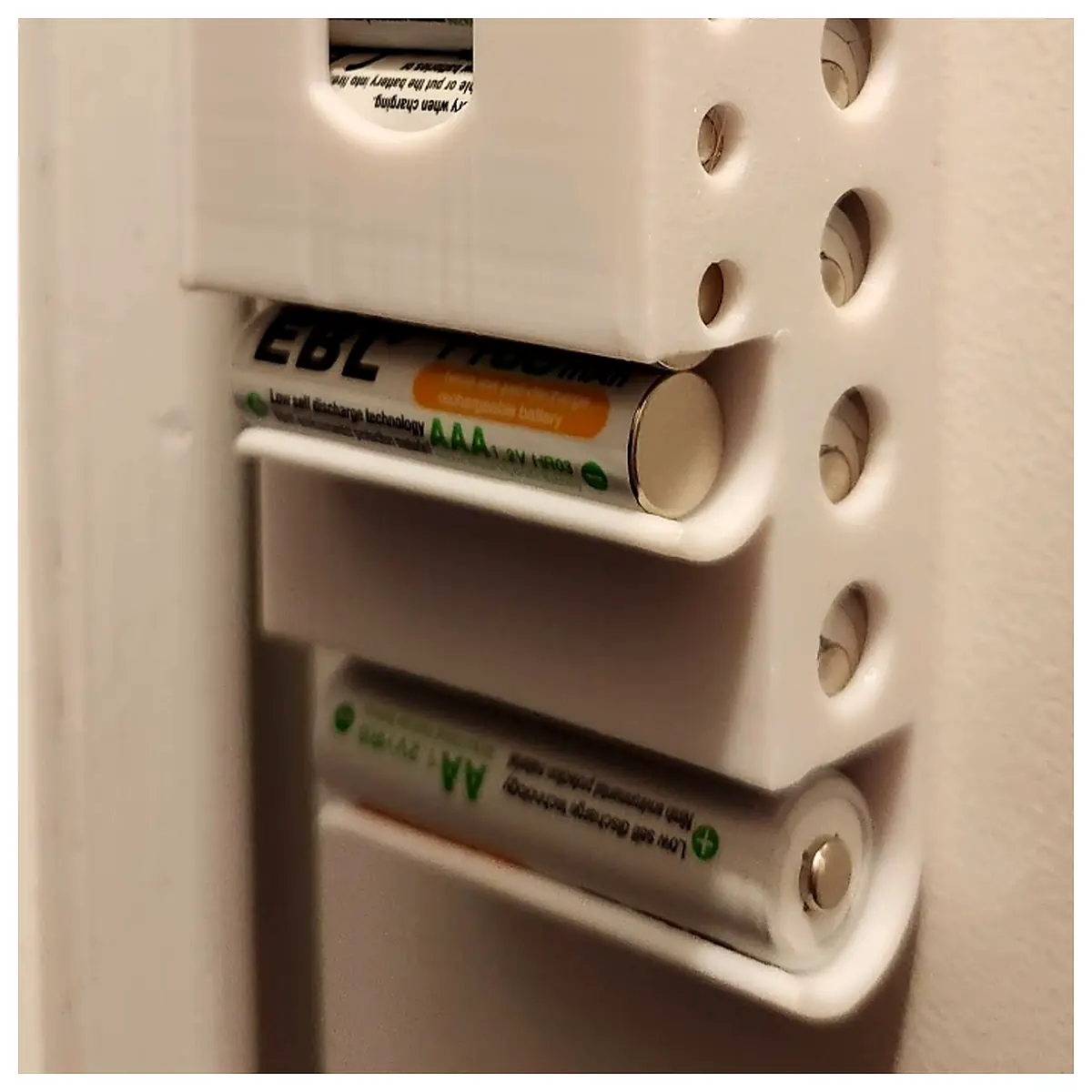 AA AAA Narrow Profile Battery Storage Energy Storage Batteries Replacement Charging Emergency Power