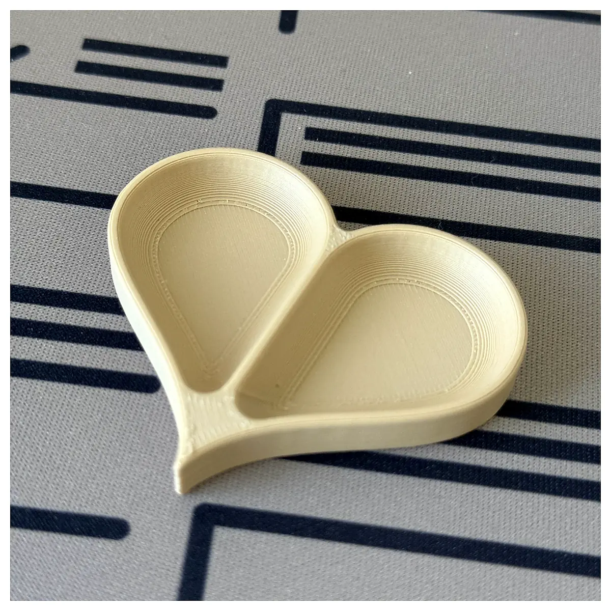 Couple Ring Holder Simple Keepsake Memorial Love Anniversary Gift Unique Holder Ring Stand