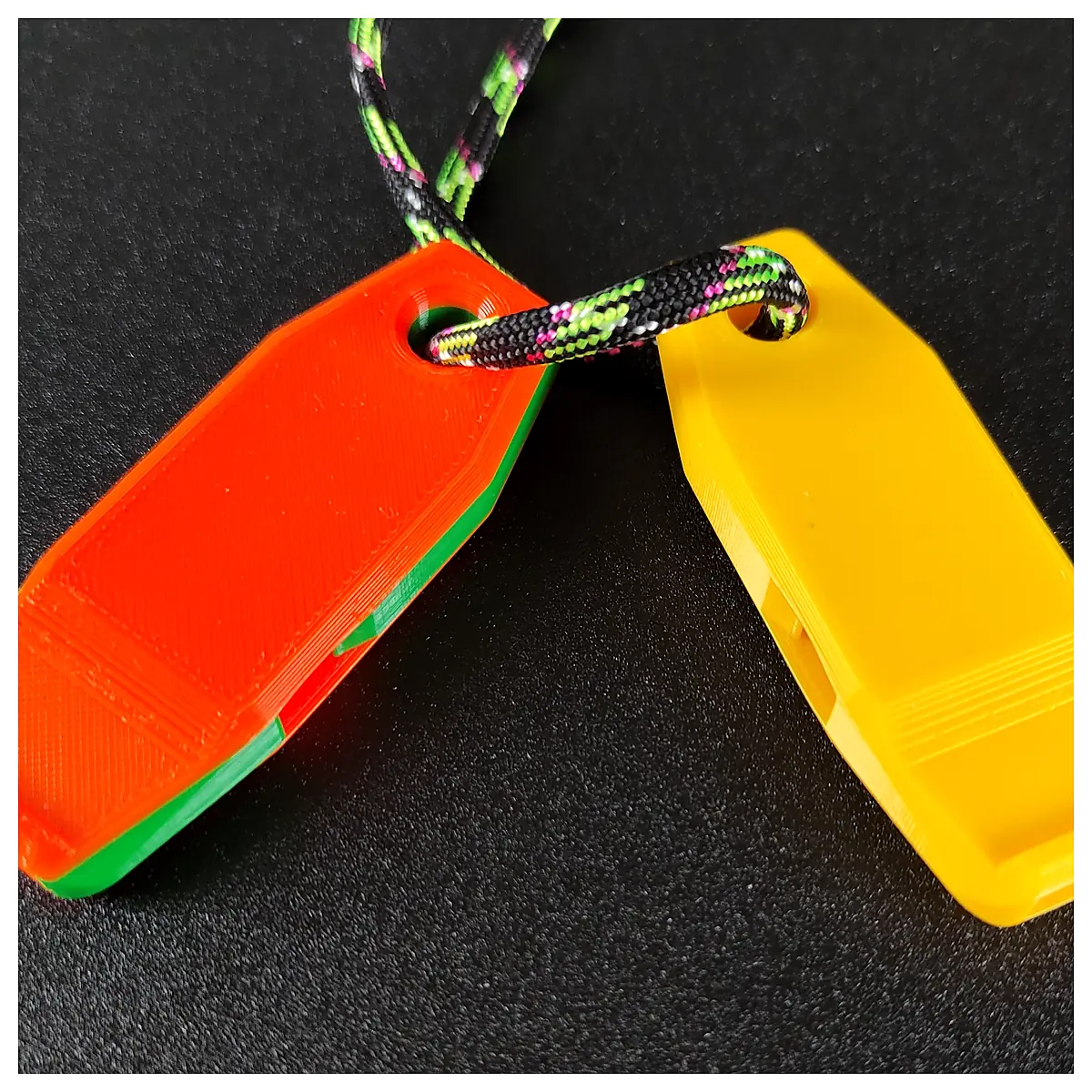 Emergency Whistle Survival Whistle Signaling Whistle SOS Beacon Rescue Tool