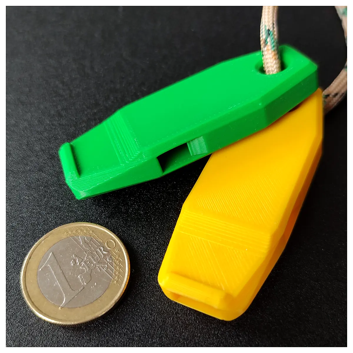 Emergency Whistle Survival Whistle Signaling Whistle SOS Beacon Rescue Tool