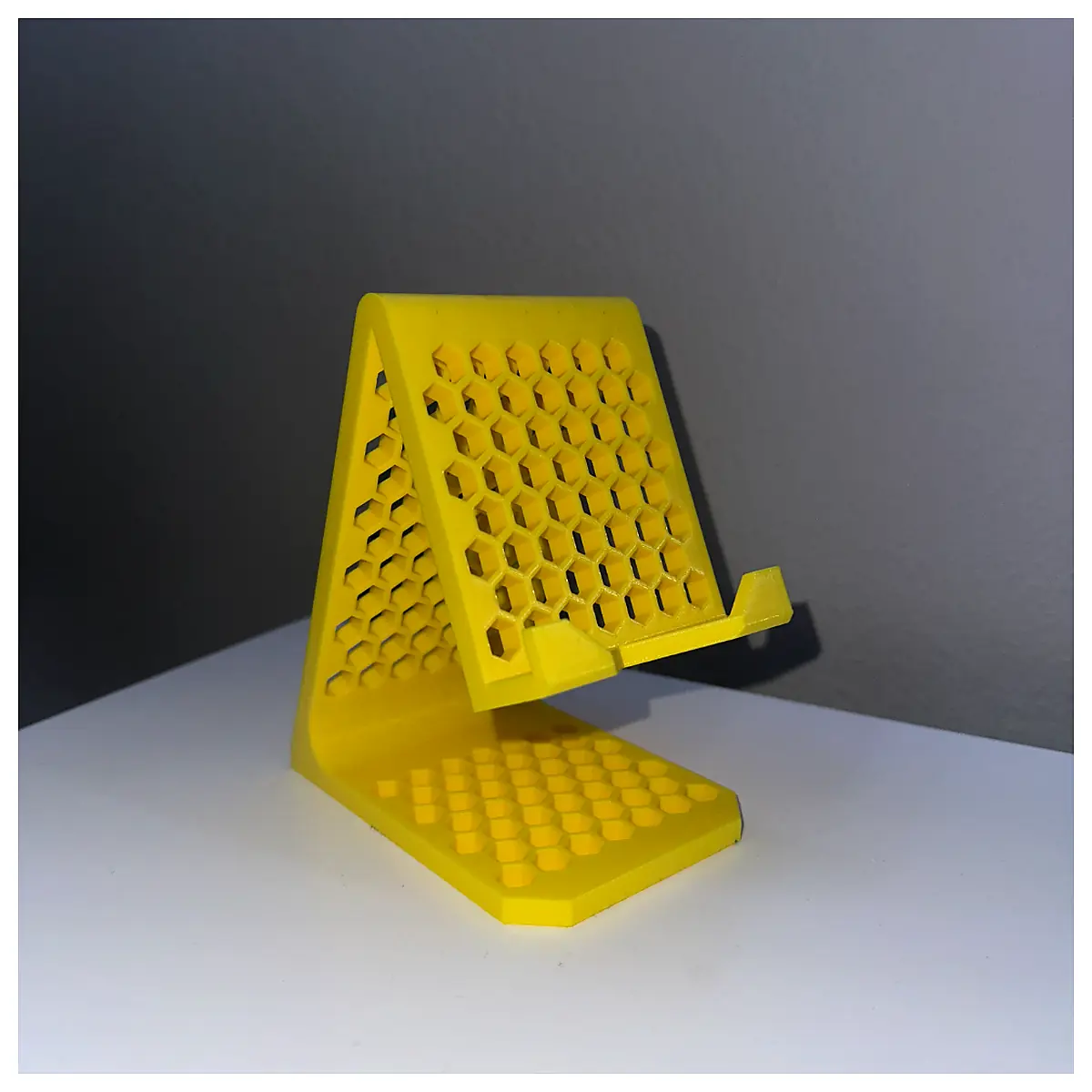 Phone Stand Adjustable Mobile Holder Desk Stand Charging Stand Support Universal Phone Grip Accessory