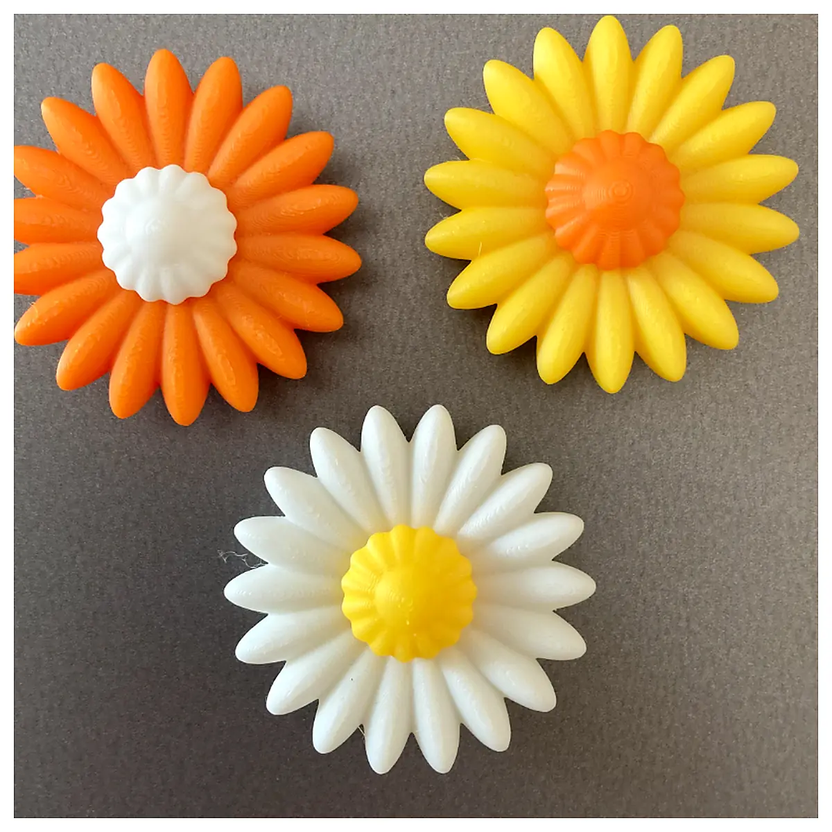 Daisy Fridge Magnet Floral Decoration Magnetic Accessory Home Decor Garden Charm Versatile Magnet