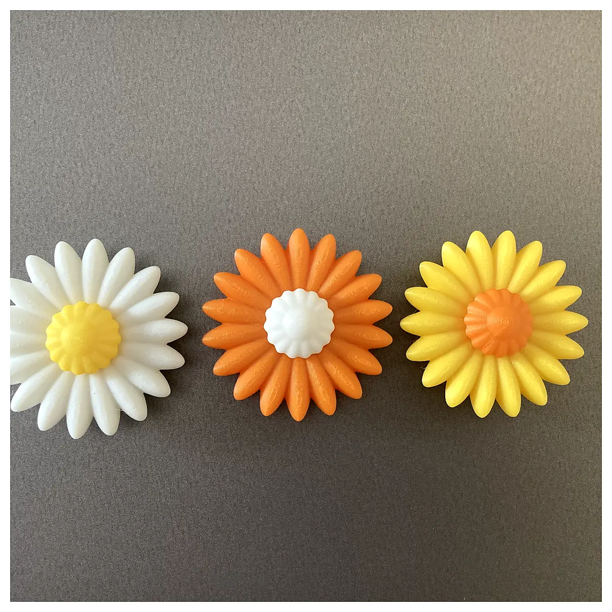 Daisy Fridge Magnet Floral Decoration Magnetic Accessory Home Decor Garden Charm Versatile Magnet