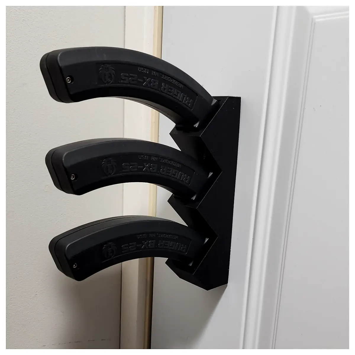 Magnetic Magazine Holder Magnetic Board Wall Mount Magazine Organizer Multi Functional Magnetic Storage