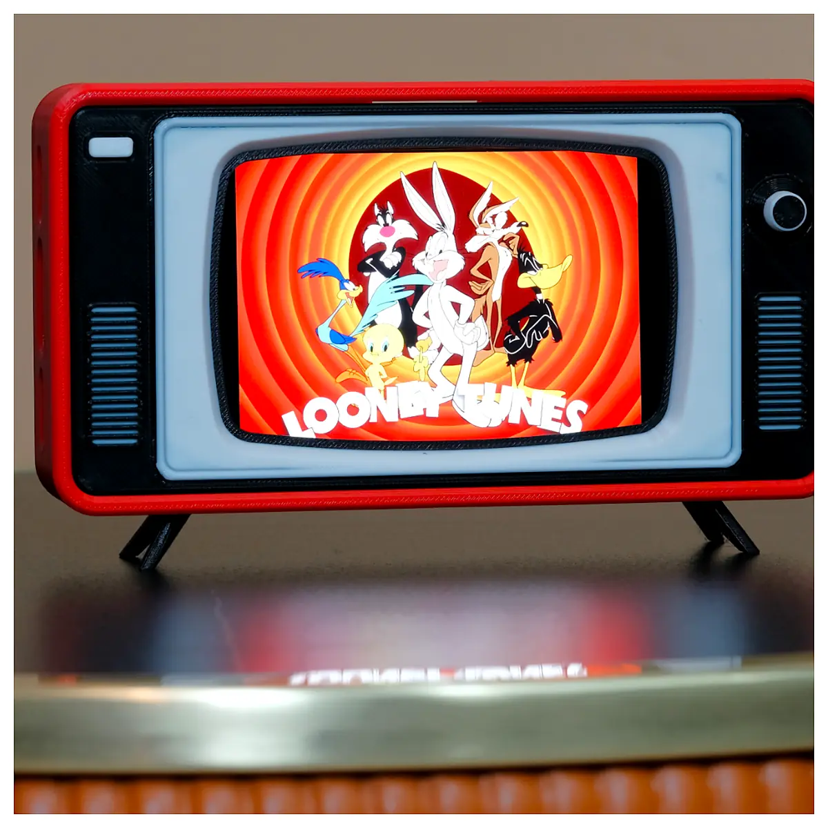 Retro TV Smartphone Stand Mobile Holder Desk Stand Phone Accessories Repair Parts