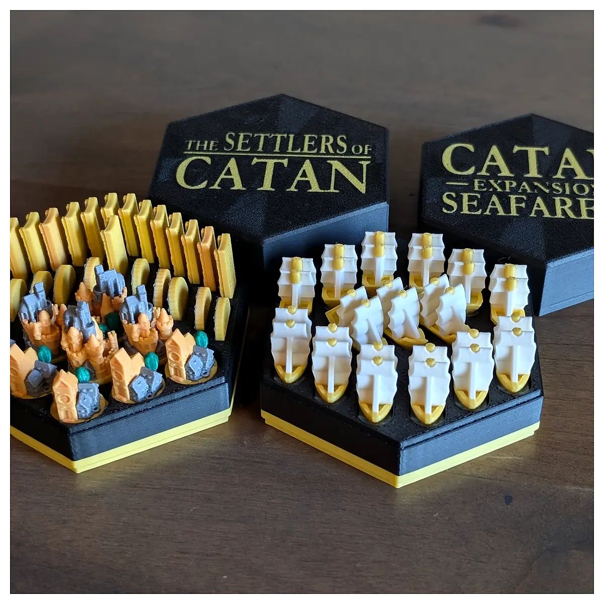 Catan Player Pieces Box Base Set Seafarers Resource Trading Dice Strategy Classic Game