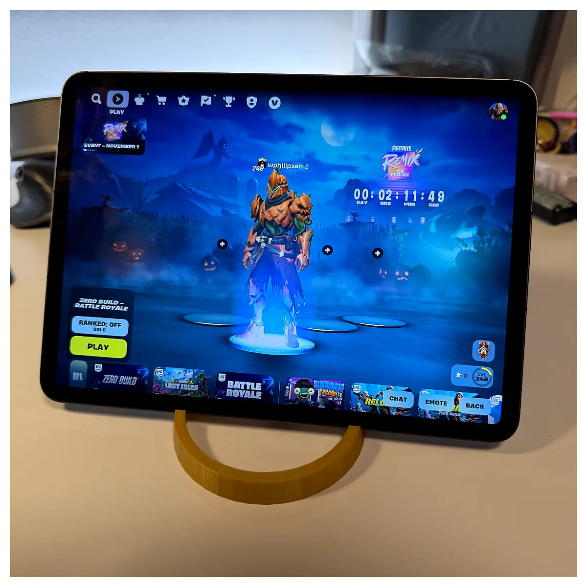 Fortnite Victory Crown Phone Stand Gaming Accessory Collectible Desk Display Anime Hero Figure
