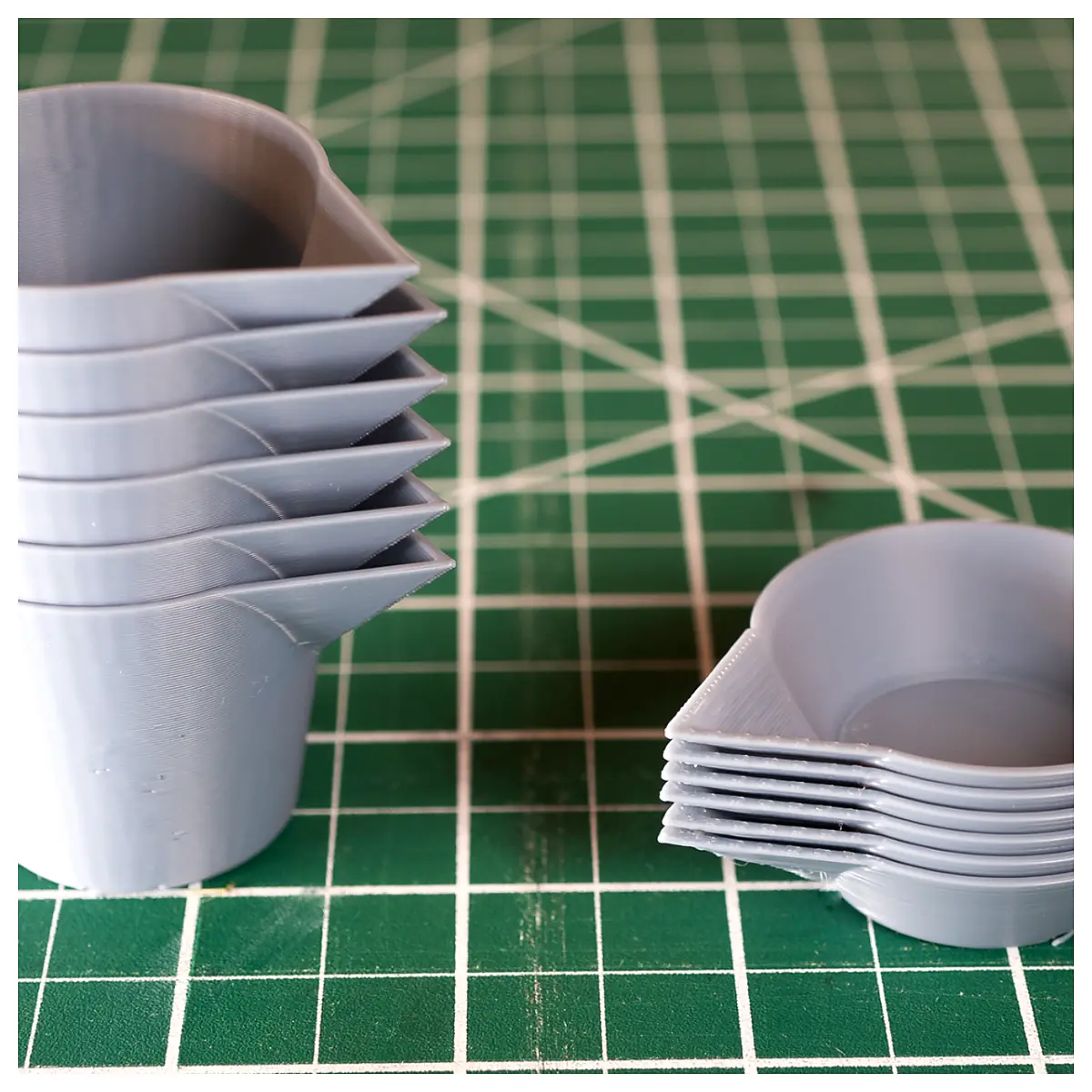 Stackable Paint Cups Multi Mixing Bowls Painting Accessories Brush Holders Paint Containers Spray Paint Selection