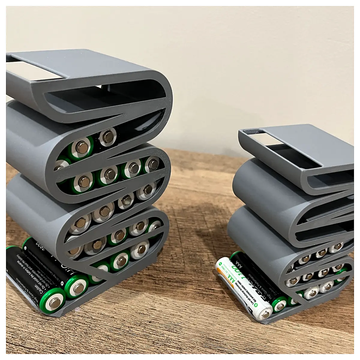 AA AAA Battery Dispenser Organizer Storage Charger Automatic Dispensing System Battery Holder Supply