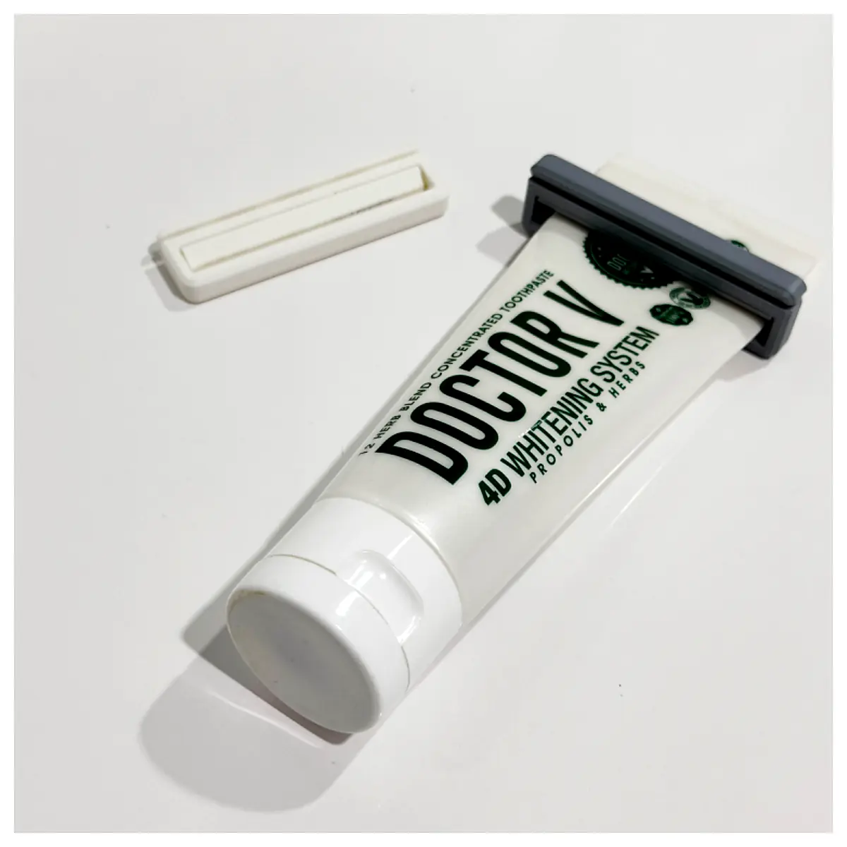 Toothpaste Squeezer Print Hold Tube Saver Leak Proof Easy Grip Dispenser Tool
