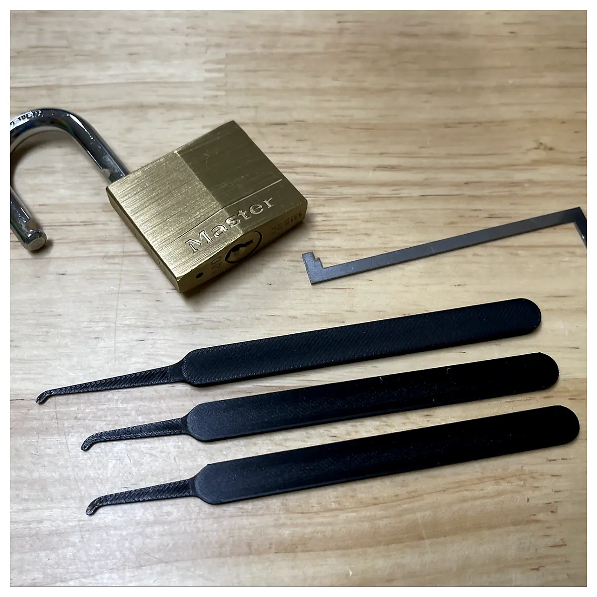 Lock Tensioner Tool Universal Lock Pick Set Lock Repair Parts Locksmith Training