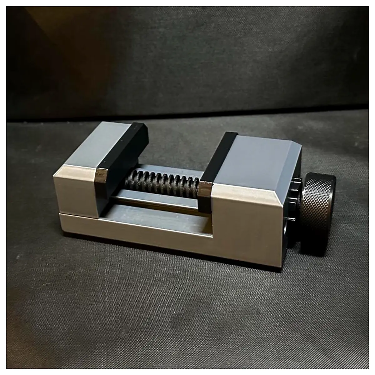 Mini Vise Tool Jewelry Making Crafts Parts Repair Universal Vise Small Vise