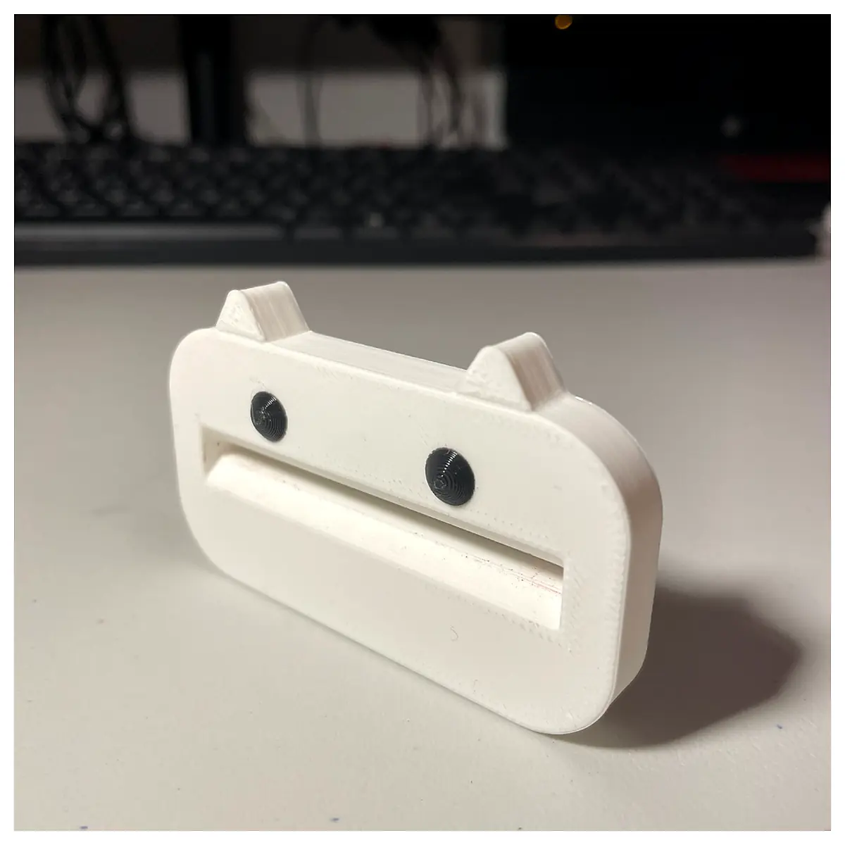 Cute Toothpaste Squeezer Tube Applicator Toothpaste Tool Storage Container Universal Seal Leak Proof Toothpaste Accessories