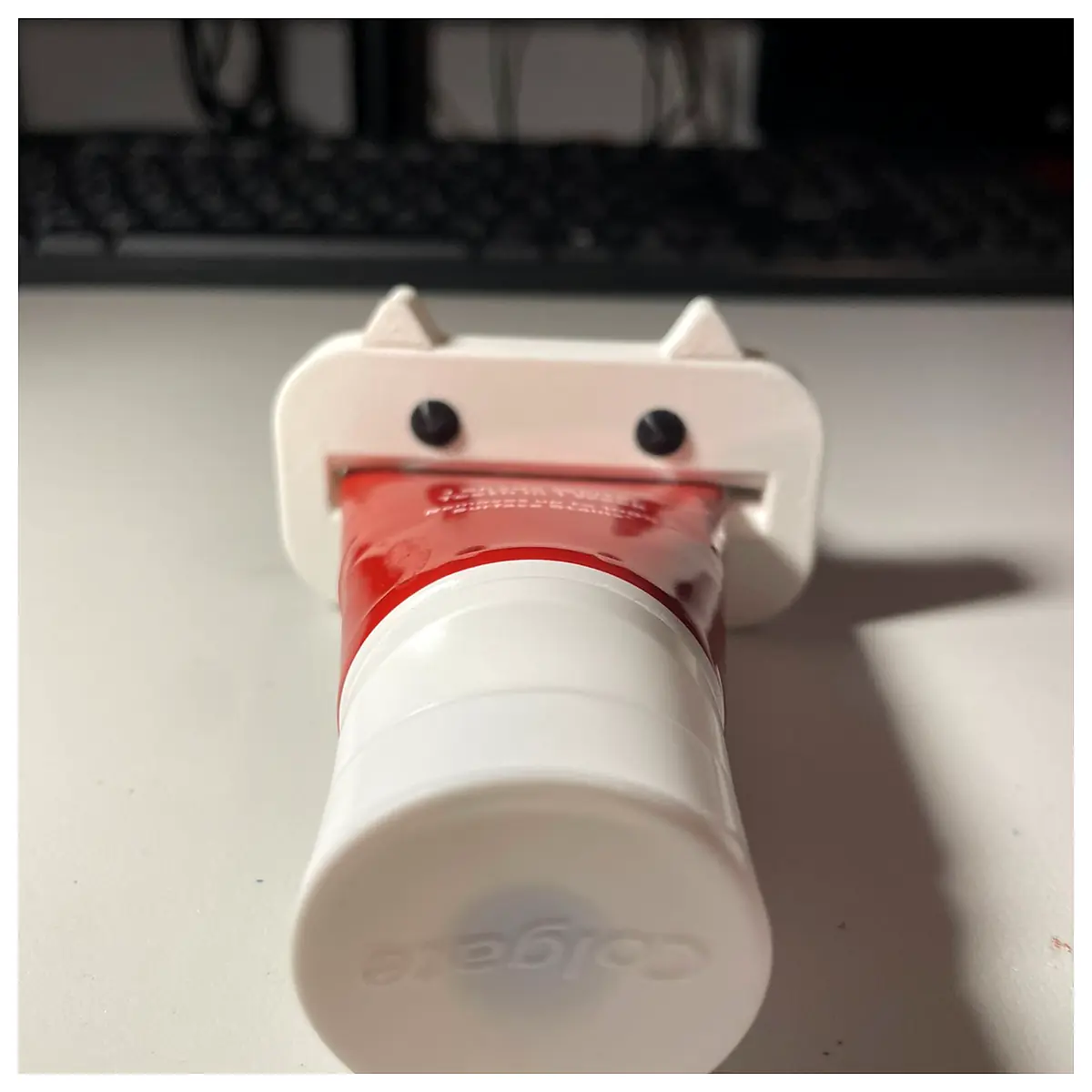 Cute Toothpaste Squeezer Tube Applicator Toothpaste Tool Storage Container Universal Seal Leak Proof Toothpaste Accessories