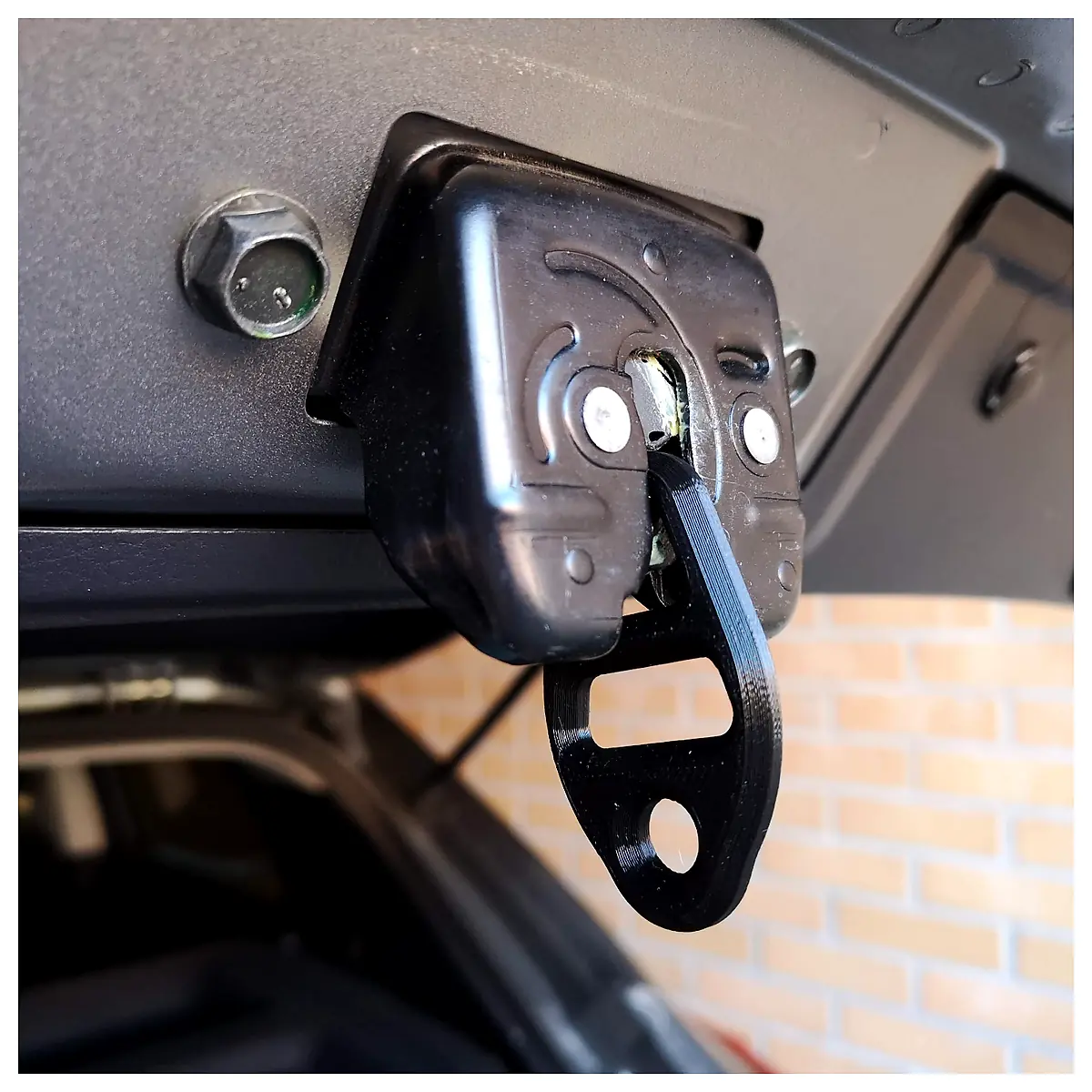 Trunk Lid Tie Down Fastener Locking Clip Spring Catch Trunk Accessories Car Parts Locking Clip