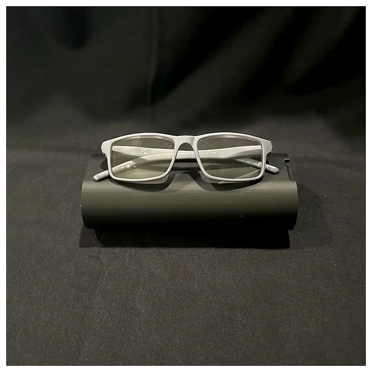 Rugged Eyewear Case Magnetic Closure Hard Shell Storage Protective Case Eyeglass Case Accessory