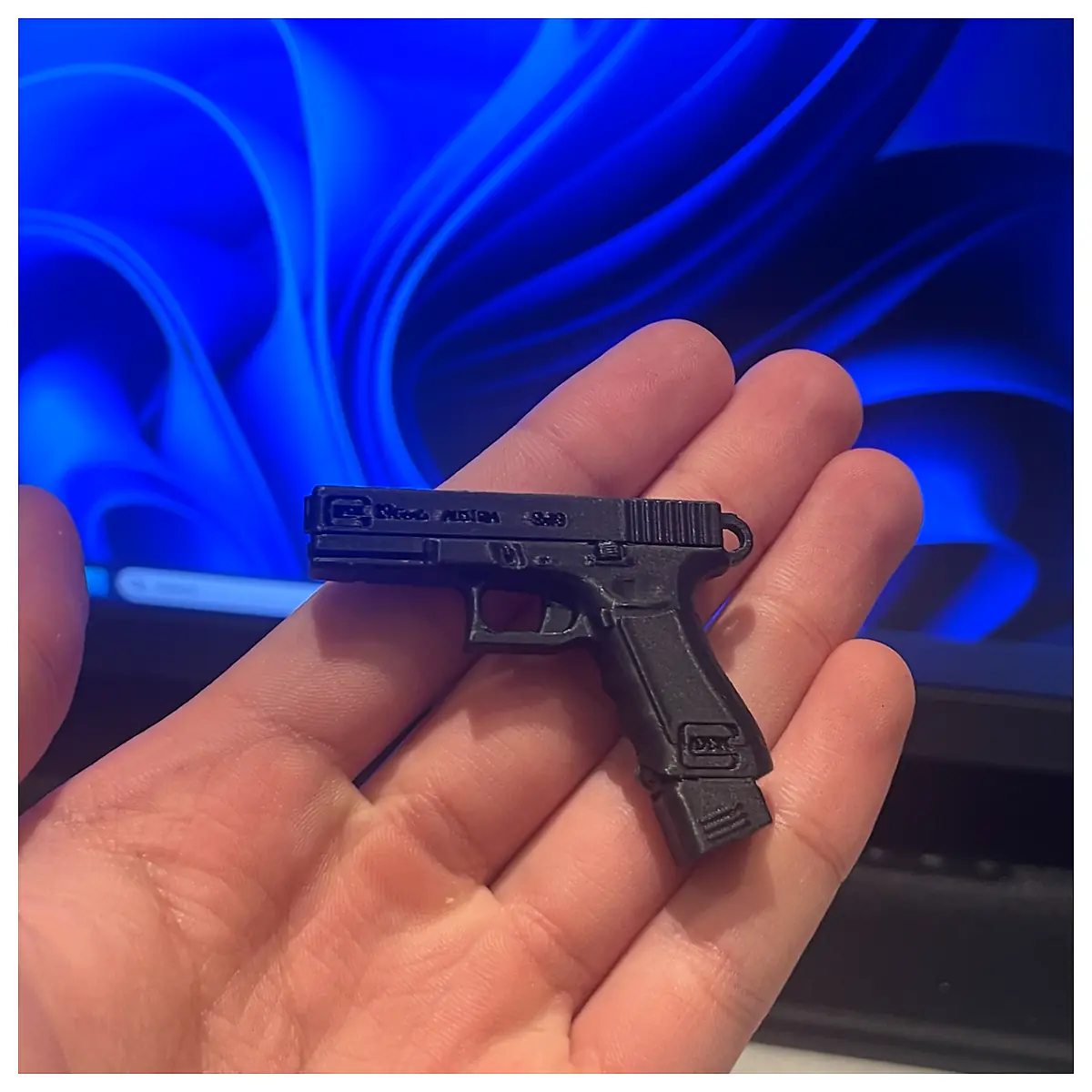 Mini Glock Keychain Gun Model Replica Bullet Toy Collectible Repair Parts Accessories