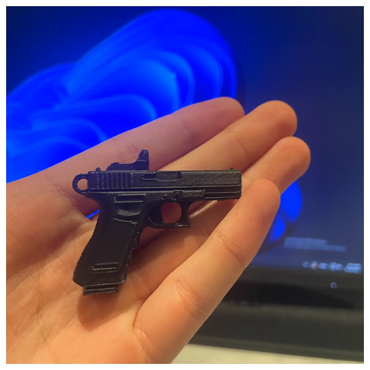 Mini Glock Keychain Gun Model Replica Bullet Toy Collectible Repair Parts Accessories
