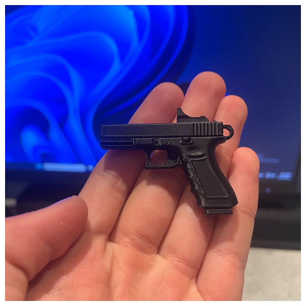 Mini Glock Keychain Gun Model Replica Bullet Toy Collectible Repair Parts Accessories