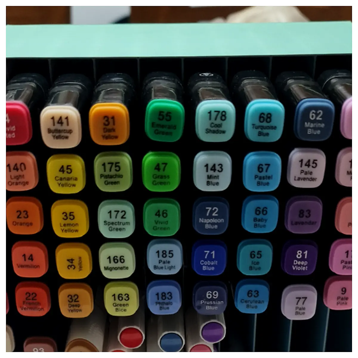 Marker Holder Dual Tip Organizer Pen Cap Clip Storage Case Accessory Art Supplies Drawing Tool Multi Pen Grip Holder