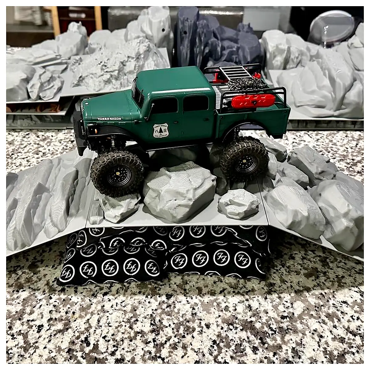 Small Scale Rock Crawler Terrain Tiles Set Universal Modular Desktop Game Landscape Building Blocks
