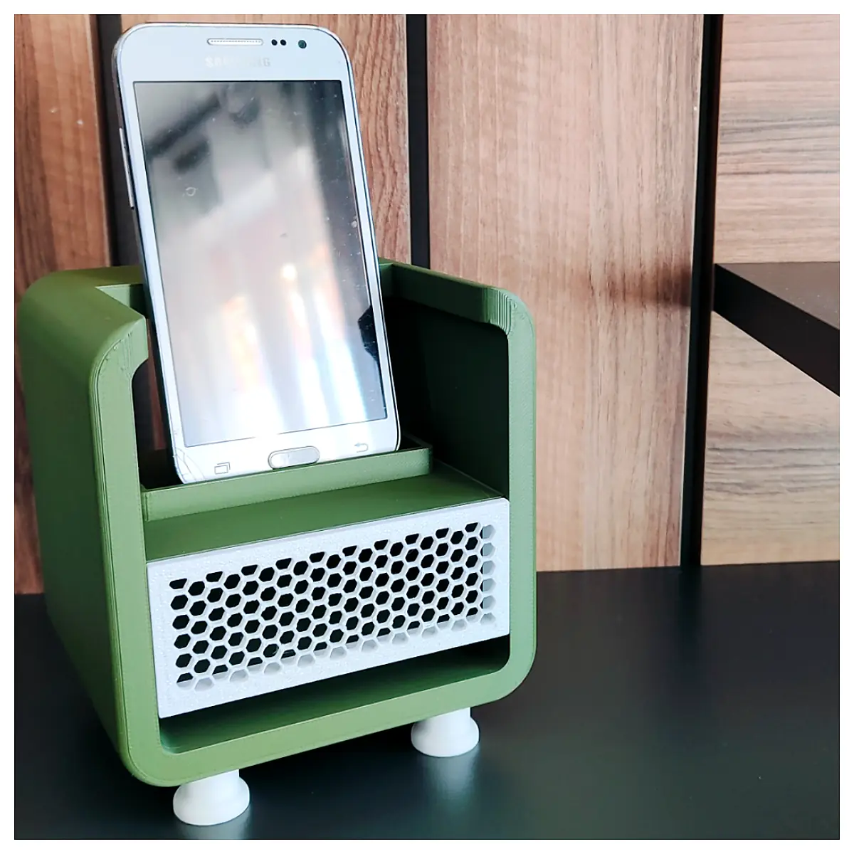 Quadra AMP Speaker Sound Quality Phone Speaker Upgrade Wireless Bluetooth Audio Accessories