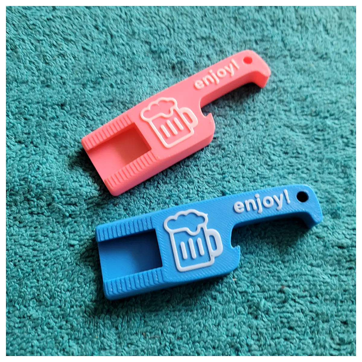 2 in 1 Bottle Can Opener Keychain Gadget Universal Opener Tool Compact Easy to Carry