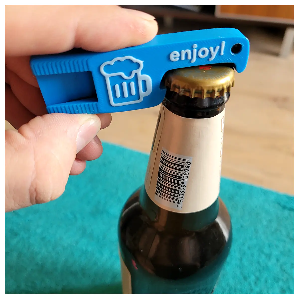 2 in 1 Bottle Can Opener Keychain Gadget Universal Opener Tool Compact Easy to Carry