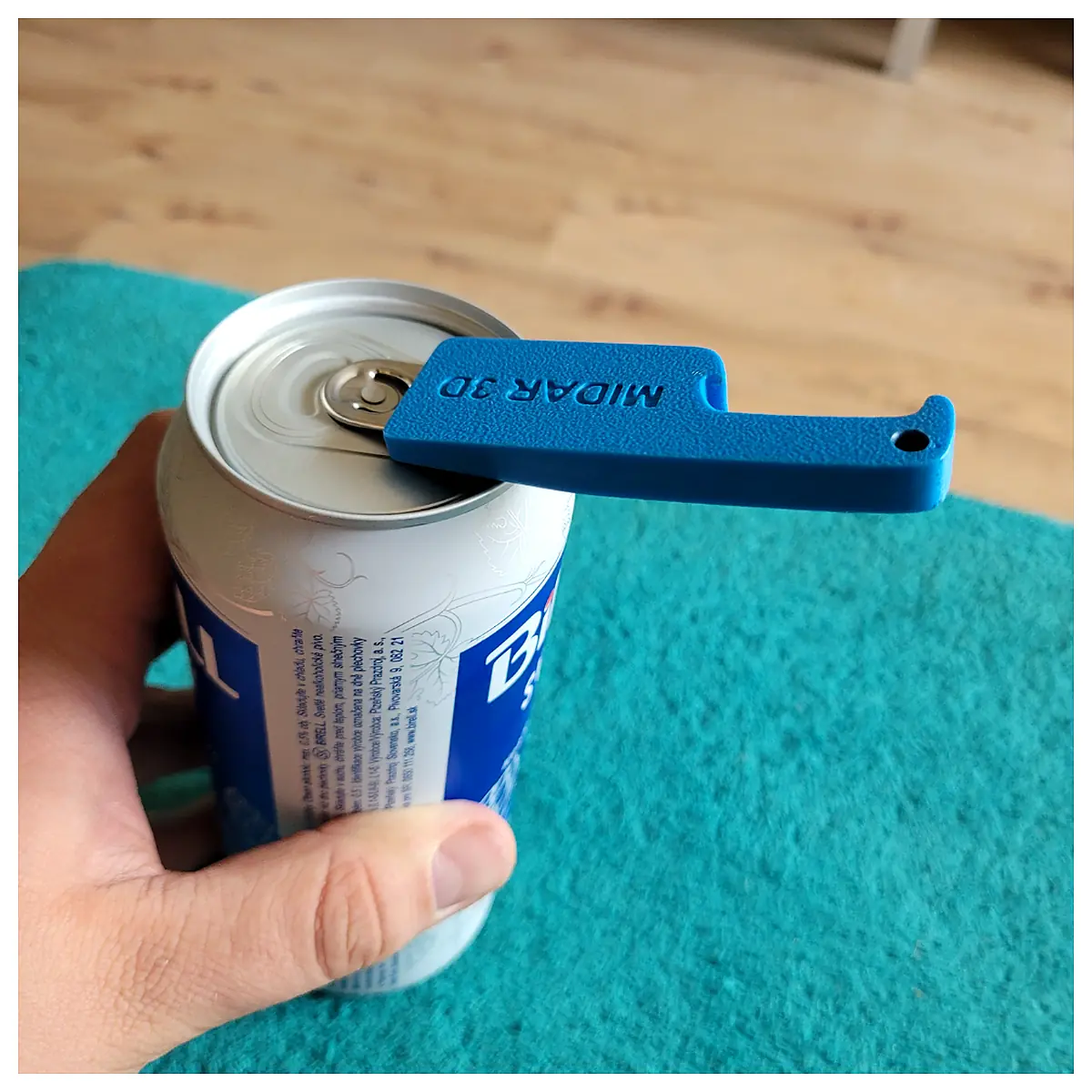 2 in 1 Bottle Can Opener Keychain Gadget Universal Opener Tool Compact Easy to Carry
