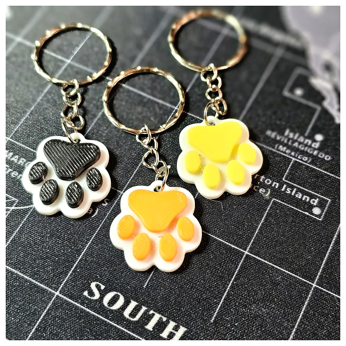 Dog Paw Keychain Dog Lover Gift Pet Accessories Dog Collar Dog Toys Pet Supplies