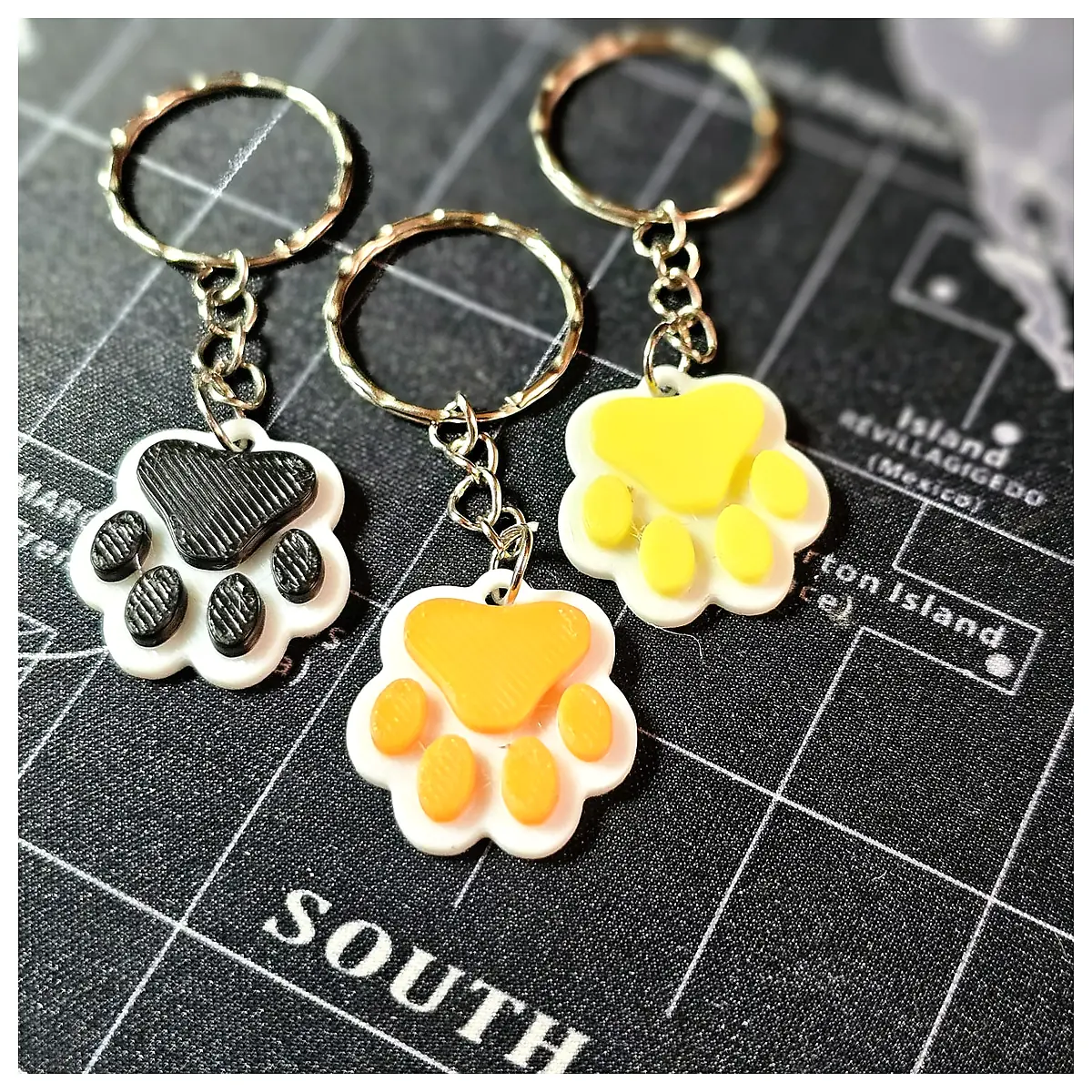 Dog Paw Keychain Dog Lover Gift Pet Accessories Dog Collar Dog Toys Pet Supplies