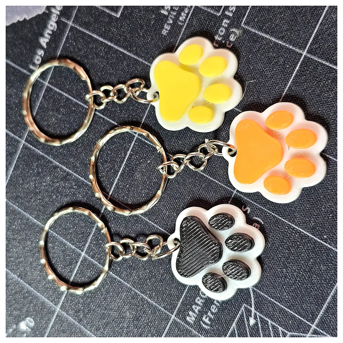 Dog Paw Keychain Dog Lover Gift Pet Accessories Dog Collar Dog Toys Pet Supplies