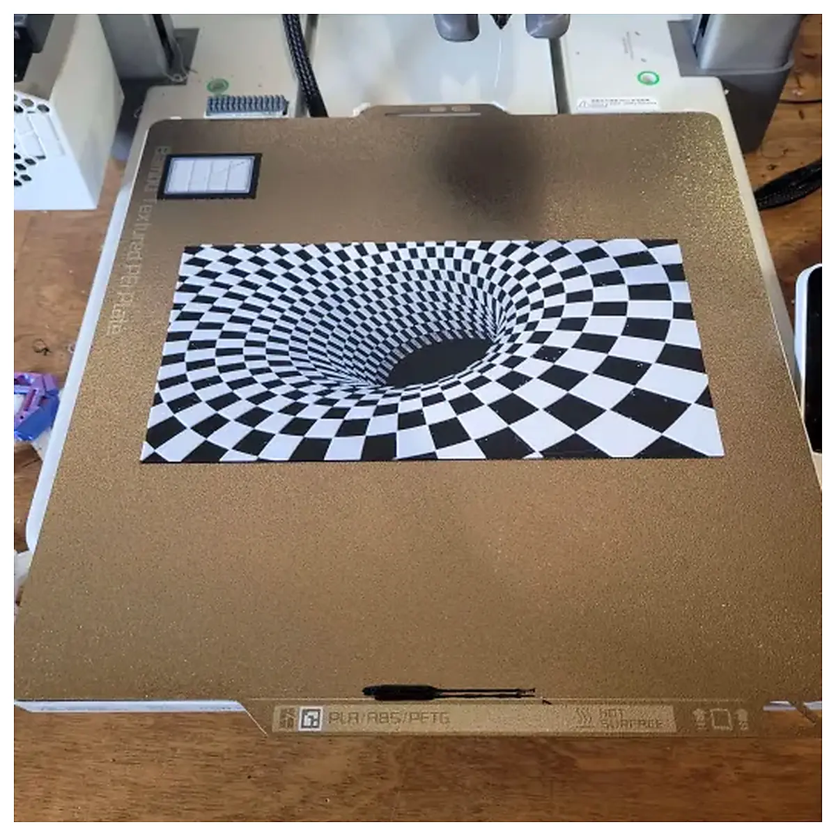 Optical Illusion Viewing Experience Depth Understanding Brain Hole Psychology Exploration