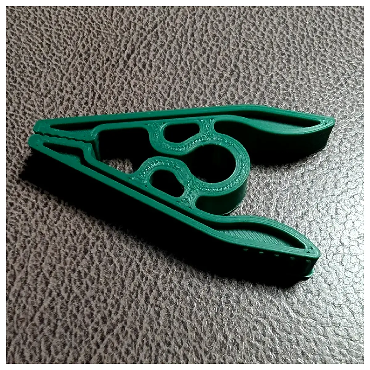 Clothespin Holder Organizer Clips Multi Purpose Desk Clips Binder Clips Office Supplies Fasteners 3 Pack Multi