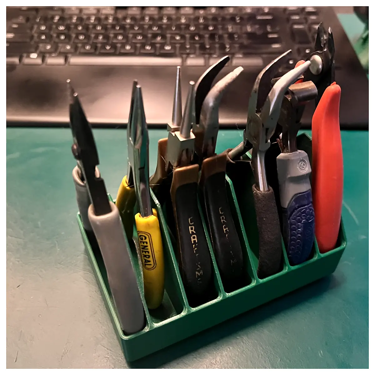 Gridfinity Pliers Holder Organizer Tool Desktop Storage System Parts Repair Accessories