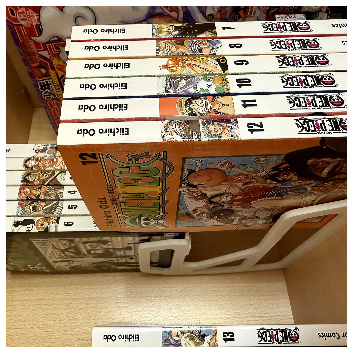 Manga Stand Book Display Shelf Universal Bookcase Anime Figures Collection Storage Display Holder