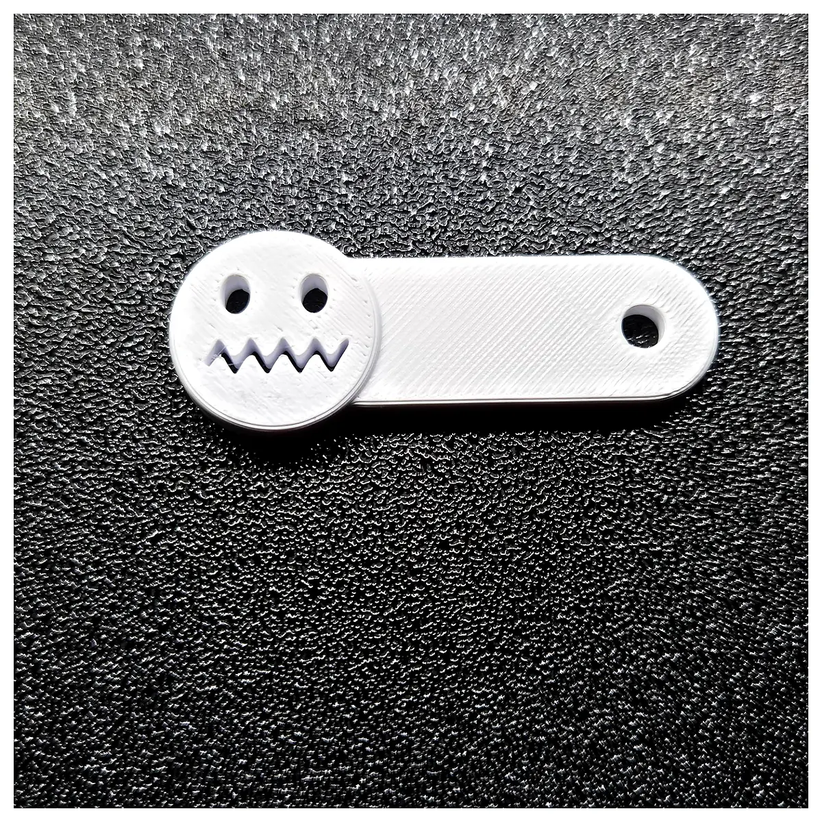 Fear Keychain Horror Pendant Dark Gift Spooky Keychain Evil Theme Memorial Gift Horror Collection