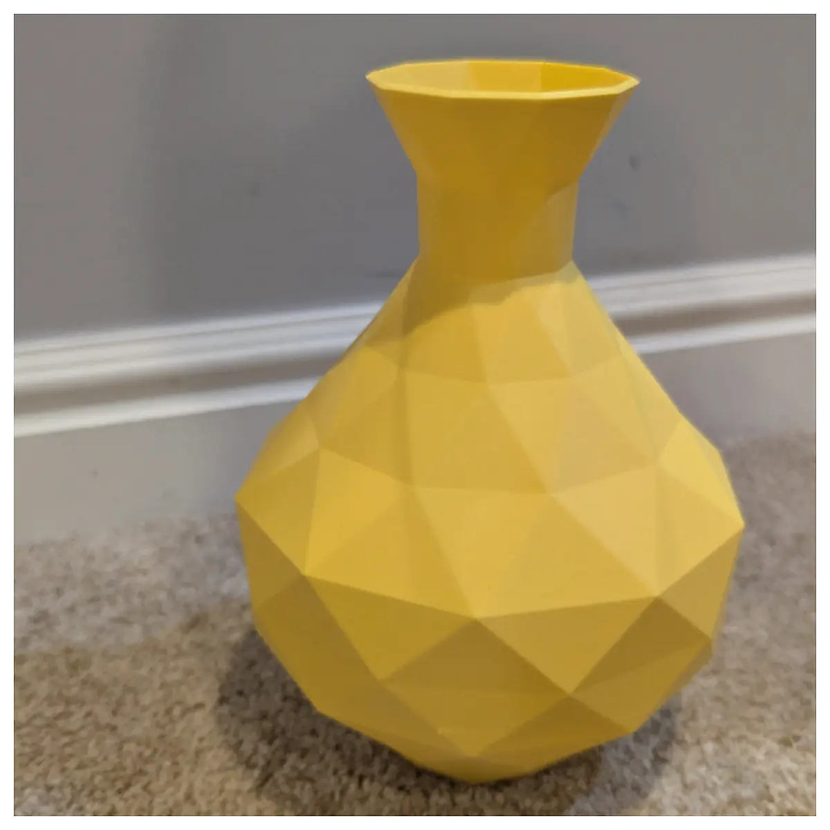 Flower Vase Decorative Accent Modern Minimalist Creative Floral Arrangement Table Flower Bouquet Flower Container Gift Simple Vase
