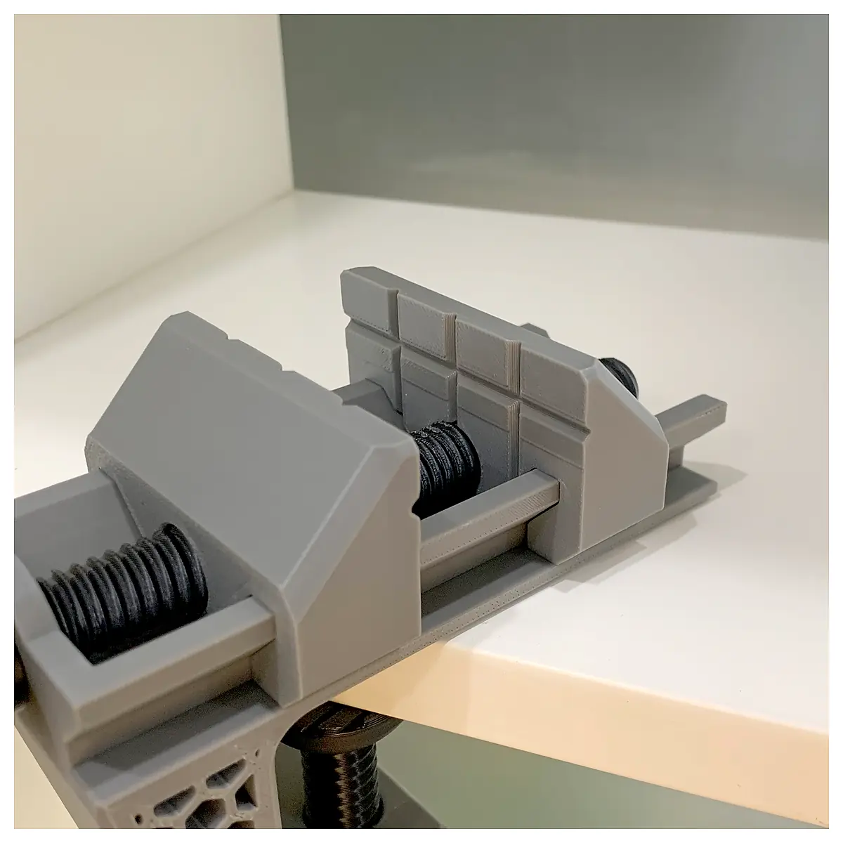 Small Vise No Hardware Sturdy Durable Vise Parts Repair Accessories Workstation Stability