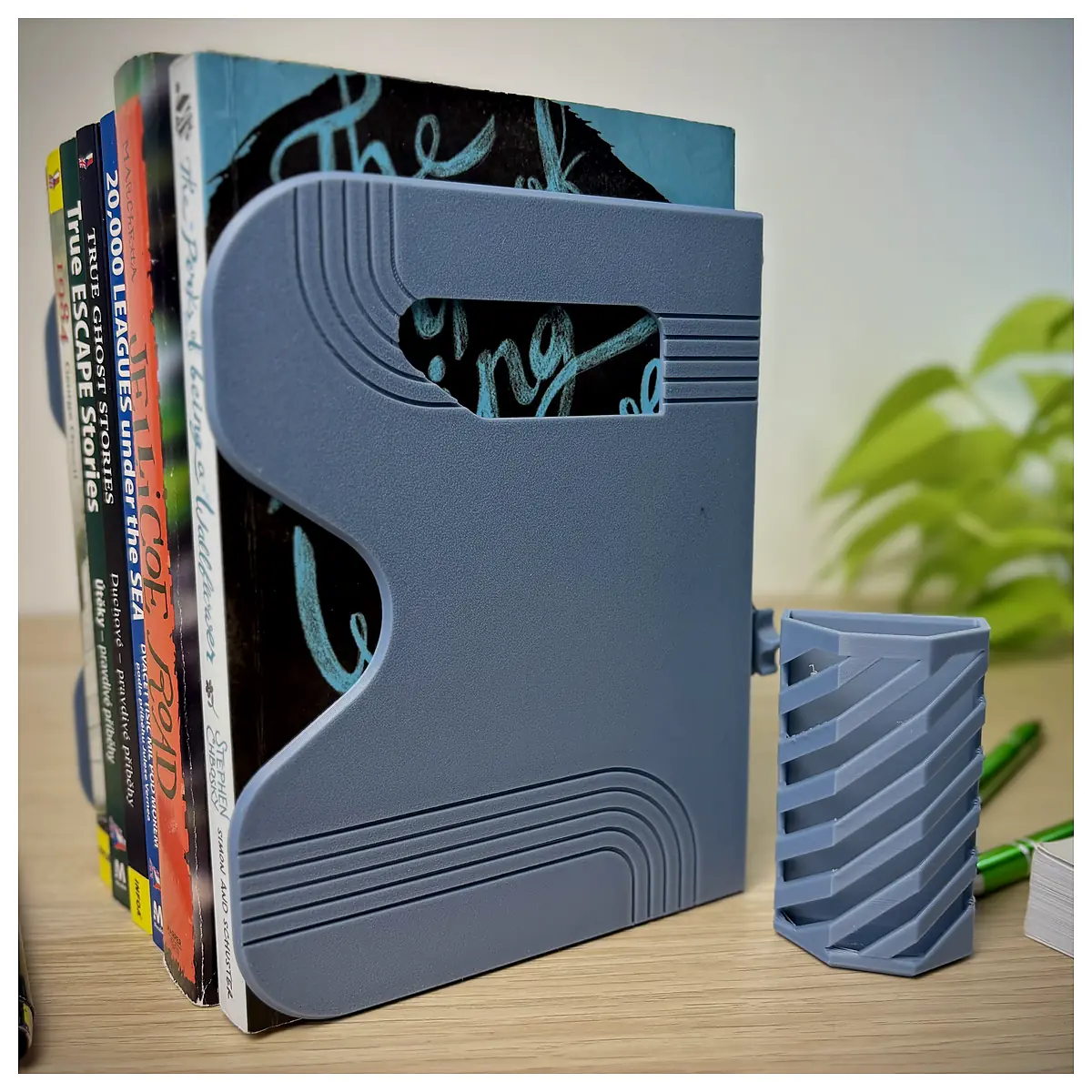 Retractable Book Stand Organizer Flip Book Holder Shelf Support Reading Accessory Adjustable Book Stand