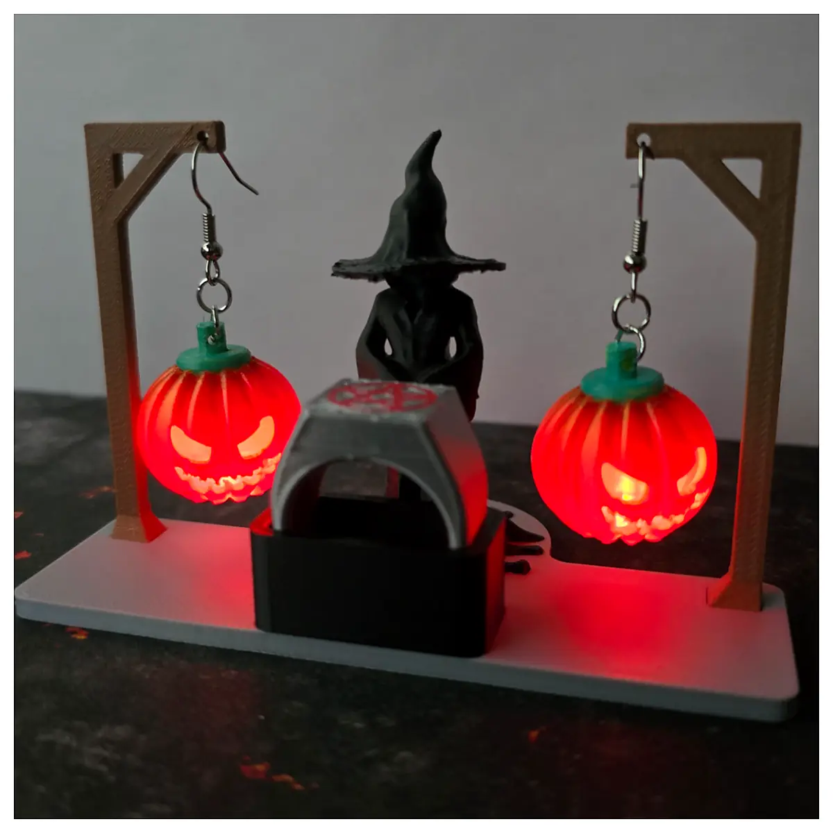 Halloween Jewelry Stand Magnetic Ring Display Ring Holder Jewelry Display Festival Decor