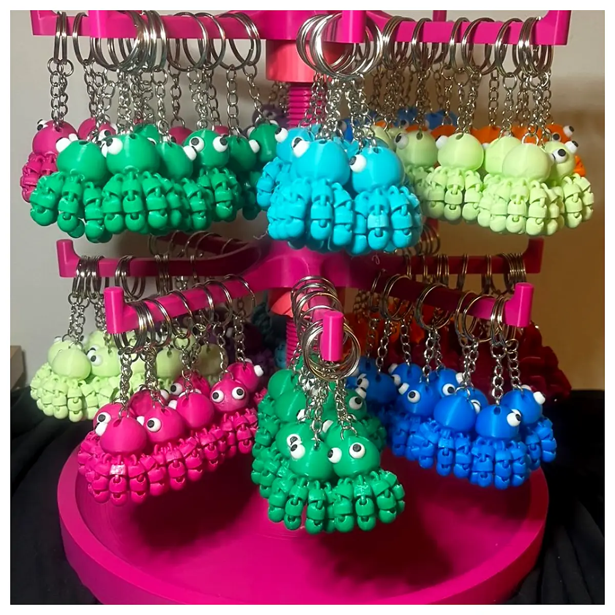 Rotating Keychain Display Stand Universal Keychain Holder Showcase Storage Car Accessories Display