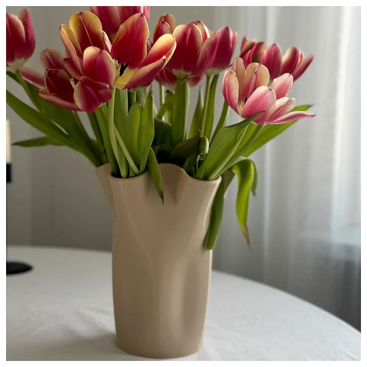 Tulip Vase Ornament Ceramic Flower Pot Home Decor Desktop Flower Vase Indoor Decoration Flower Arrangement Flower Container Tulip Vase